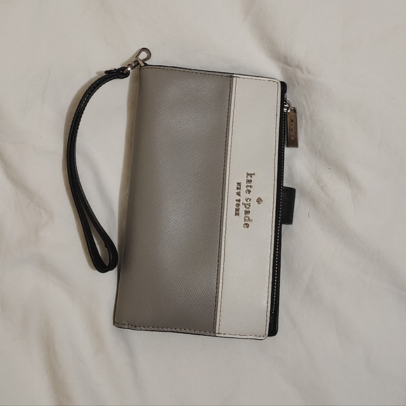 Kate Spade Gray and White Wristlet - Picture 6 of 6